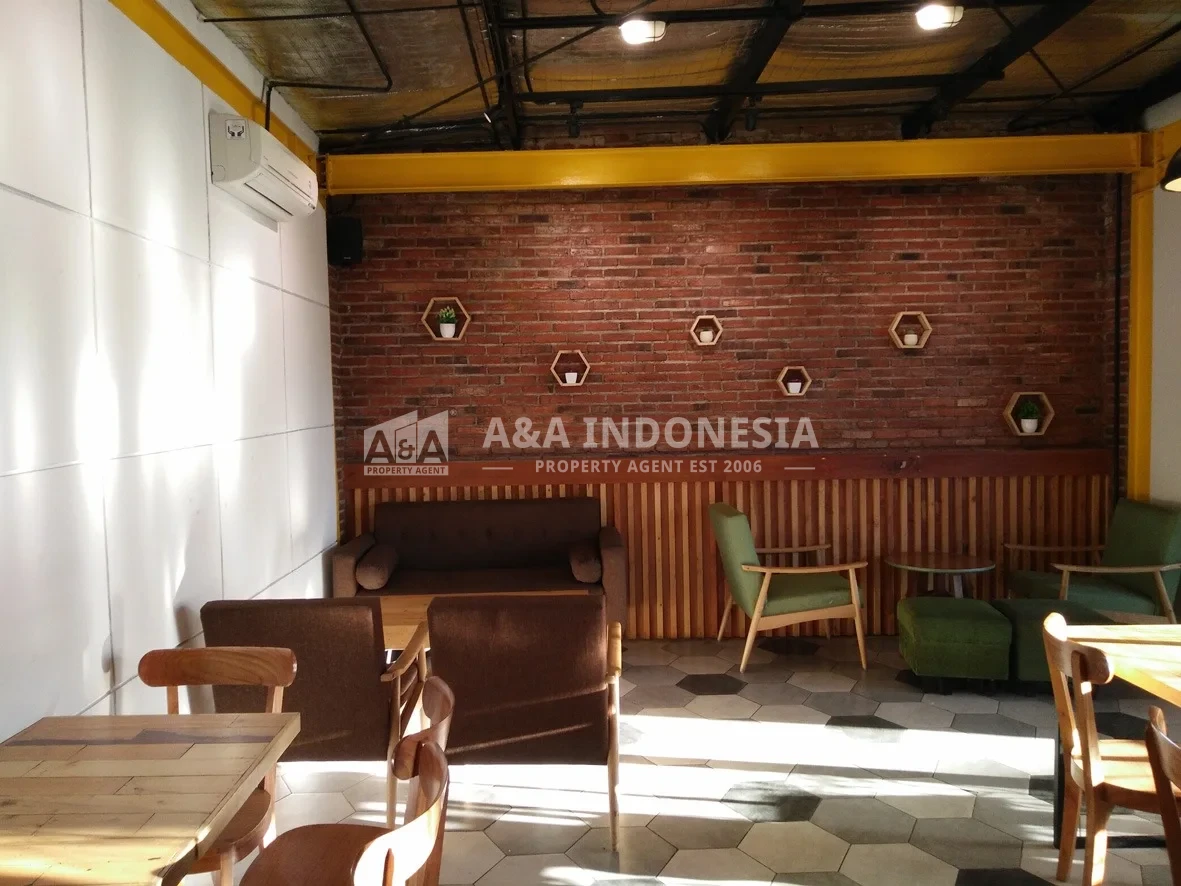 *Dijual/sewa Rumah usaha Strategis di Manyar Surabaya Timur* - Thumbnail 2