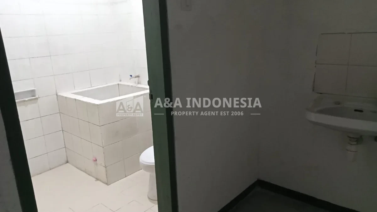 Disewakan Ruko 2,5 Lantai di Jalan Raya Mulyosari Surabaya Timur - Thumbnail 8