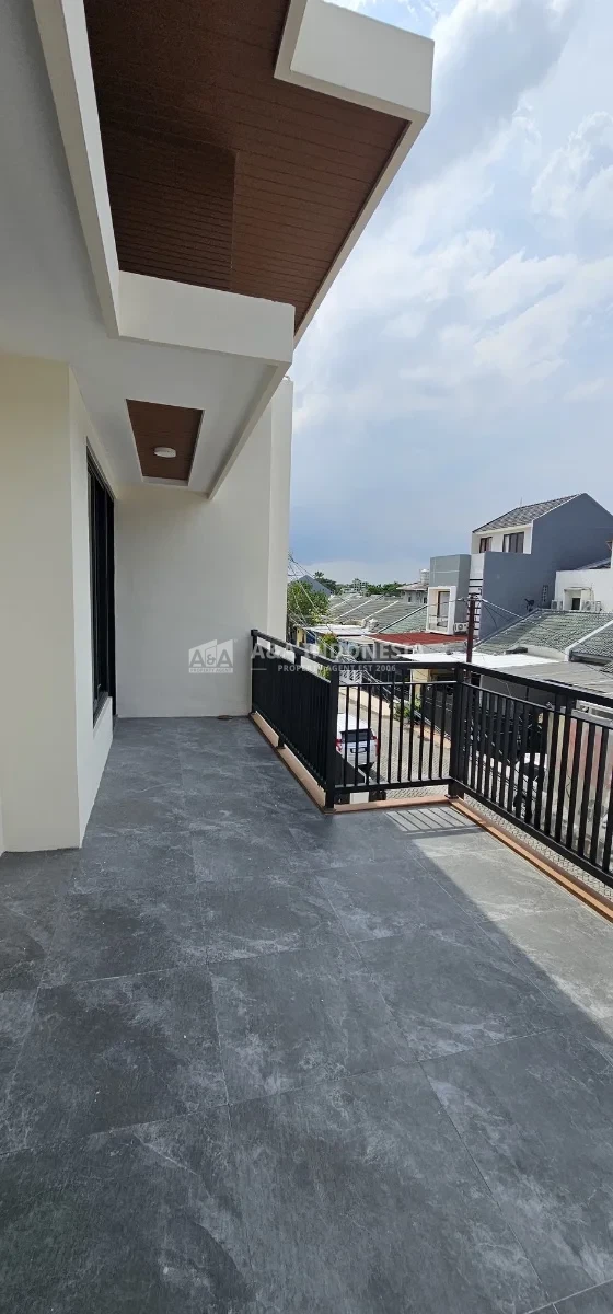 Dijual Rumah Baru 2 Lantai di Dian Regency, Surabaya Timur – Dekat Kampus ITS & Hang Tuah - Thumbnail 8