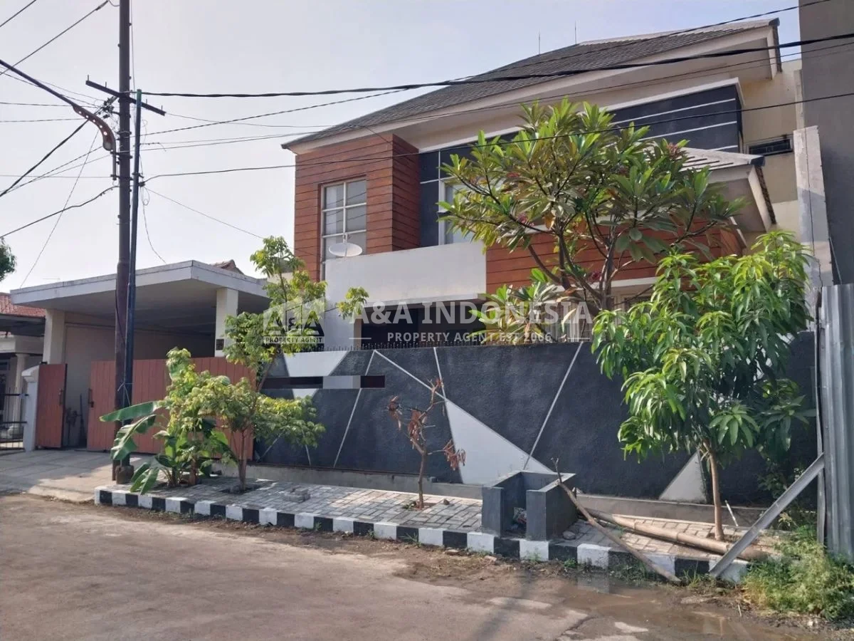 Dijual Rumah Strategis di Rungkut Asri, Surabaya