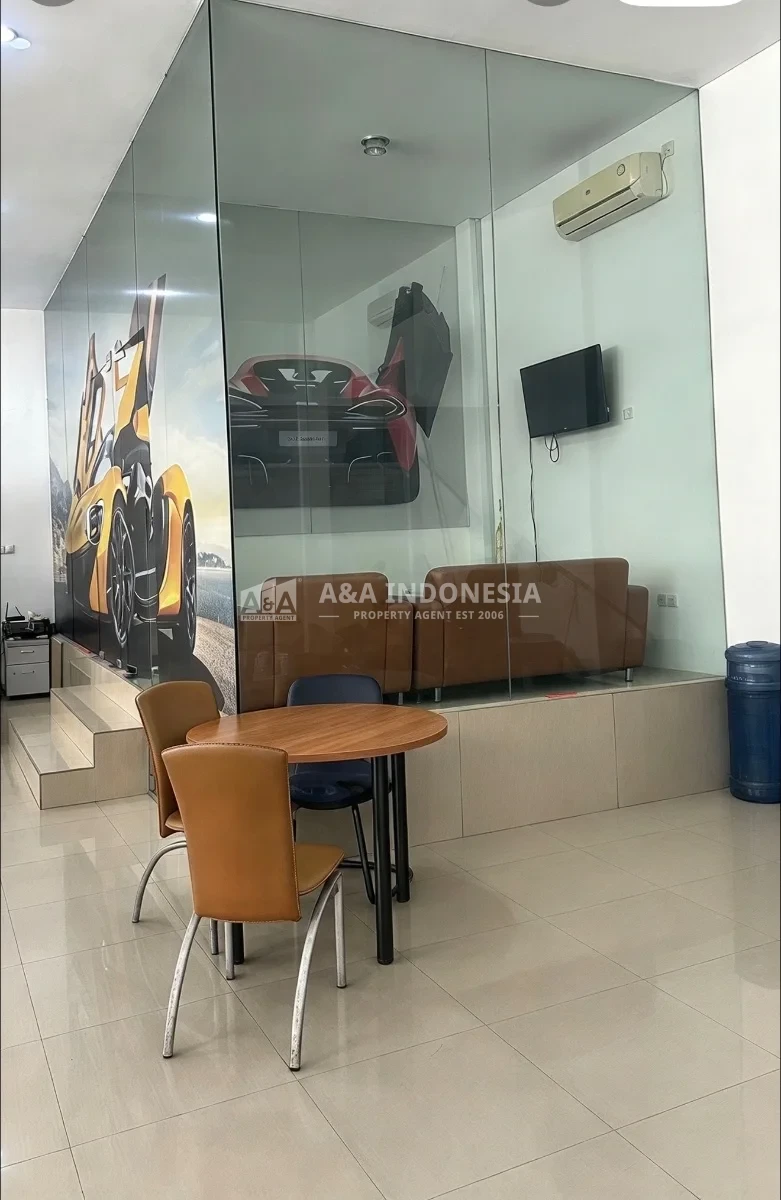 Disewakan Showroom BarataJaya Surabaya Timur - Thumbnail 4