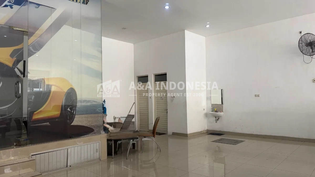 Disewakan Showroom BarataJaya Surabaya Timur - Thumbnail 6