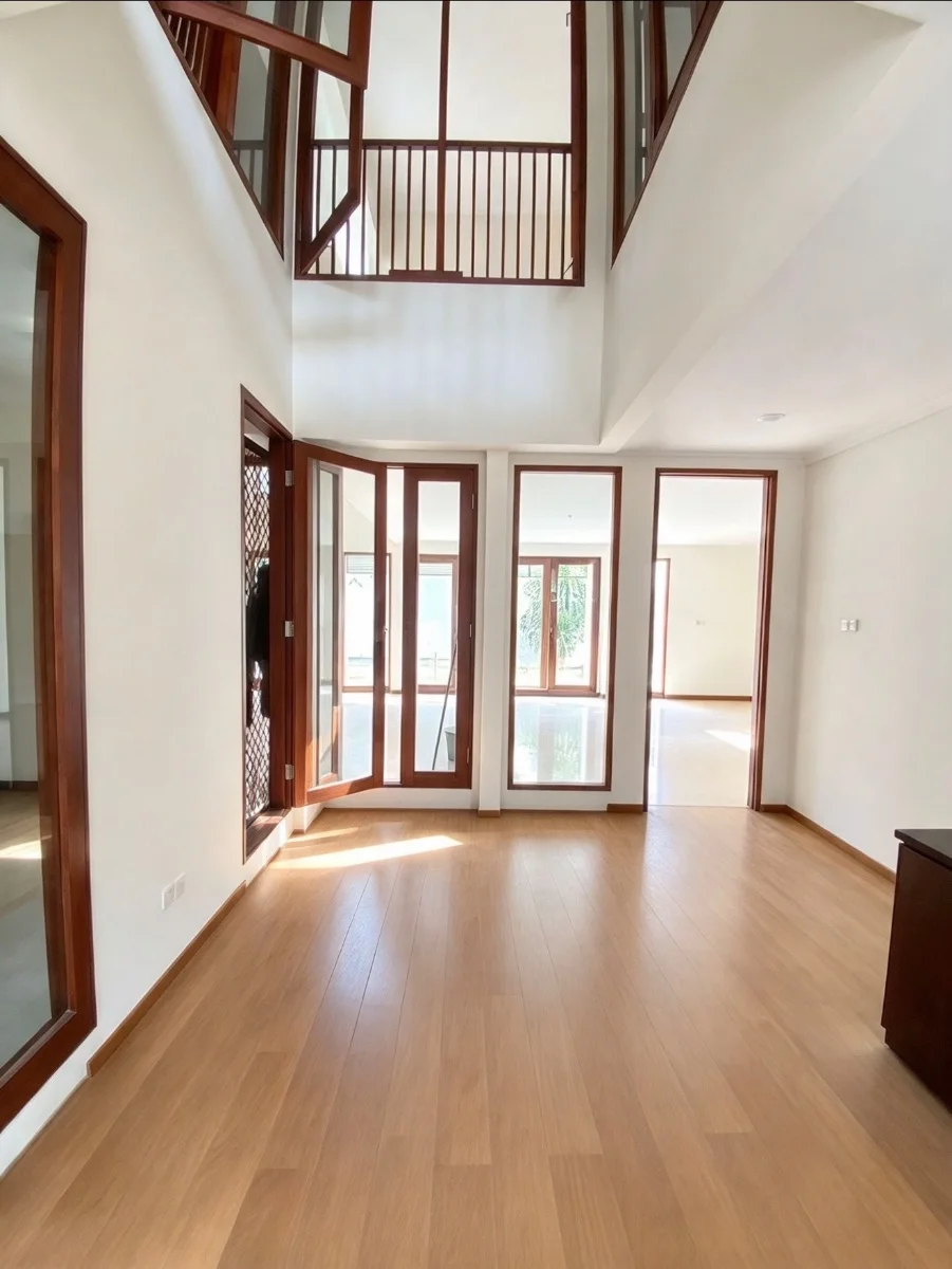 Dijual Rumah Mewah 2 Lantai bloc cantik di Graha Famili Surabaya Barat -Siap Huni - Thumbnail 7
