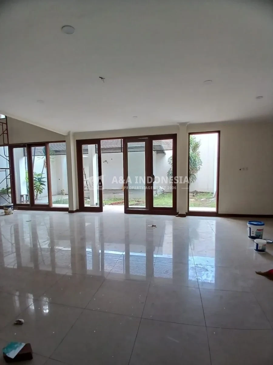 Jual Rumah Mewah 2 Lantai Graha Famili Blok U Lokasi Prestisius Surabaya Barat - Thumbnail 7