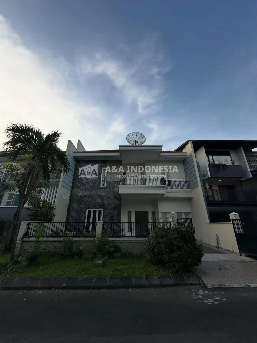 Jual Rumah Mewah 2 Lantai Eastwood Lokasi Prestisius Citraland Utama Surabaya Barat