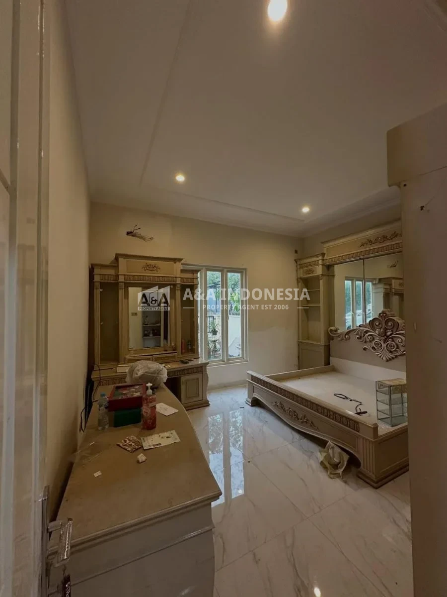Jual Rumah Mewah 2 Lantai Eastwood Lokasi Prestisius Citraland Utama Surabaya Barat - Thumbnail 2