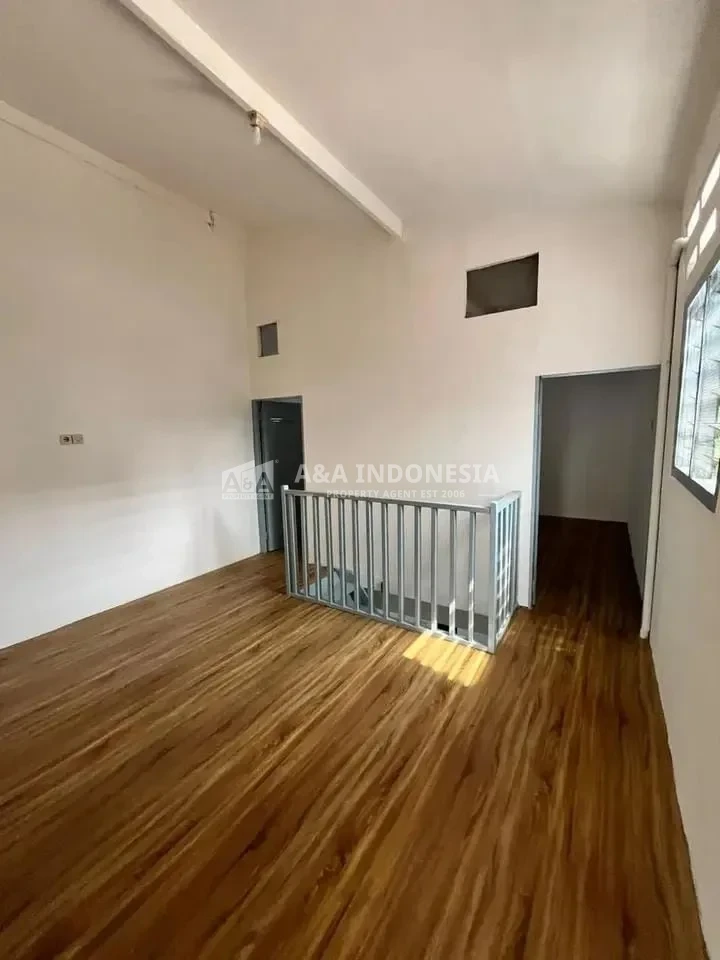 Jual Rumah 2 Lantai 600 jutaan Karang Empat Murah Lokasi Strategis Surabaya Timur - Thumbnail 4