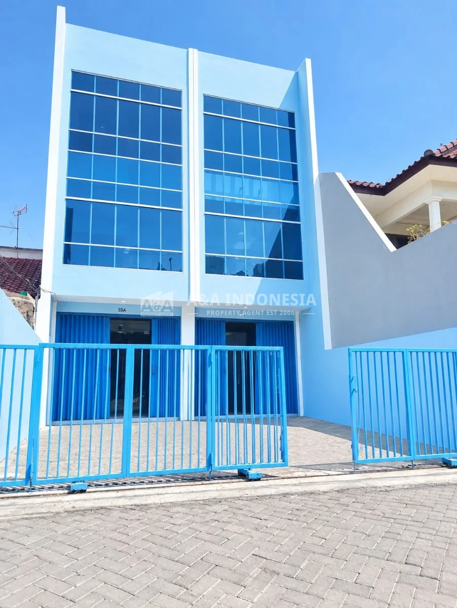 Disewakan Ruko Strategis di Simpang Darmo Permai Utara, Surabaya Barat
