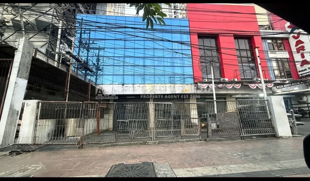Disewakan Ruko 3 Lantai Strategis di Kayoon Surabaya Pusat