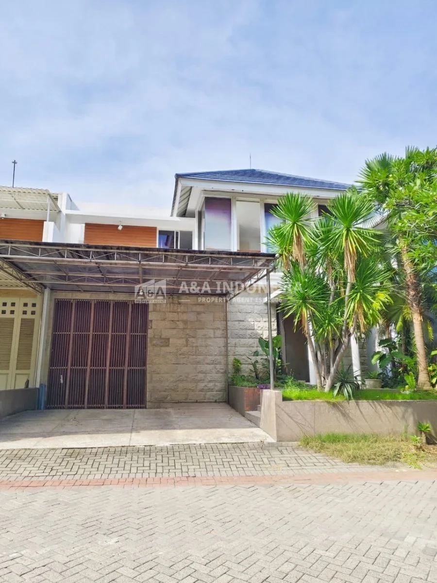 Dijual Rumah Bagus dan Nyaman Lokasi Di Royal Park Surabaya Barat