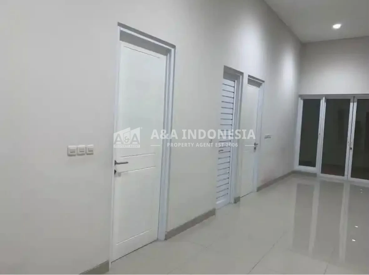 Disewakan Cepat Rumah Strategis di Darmo Sentosa Raya, Surabaya Barat - Thumbnail 3