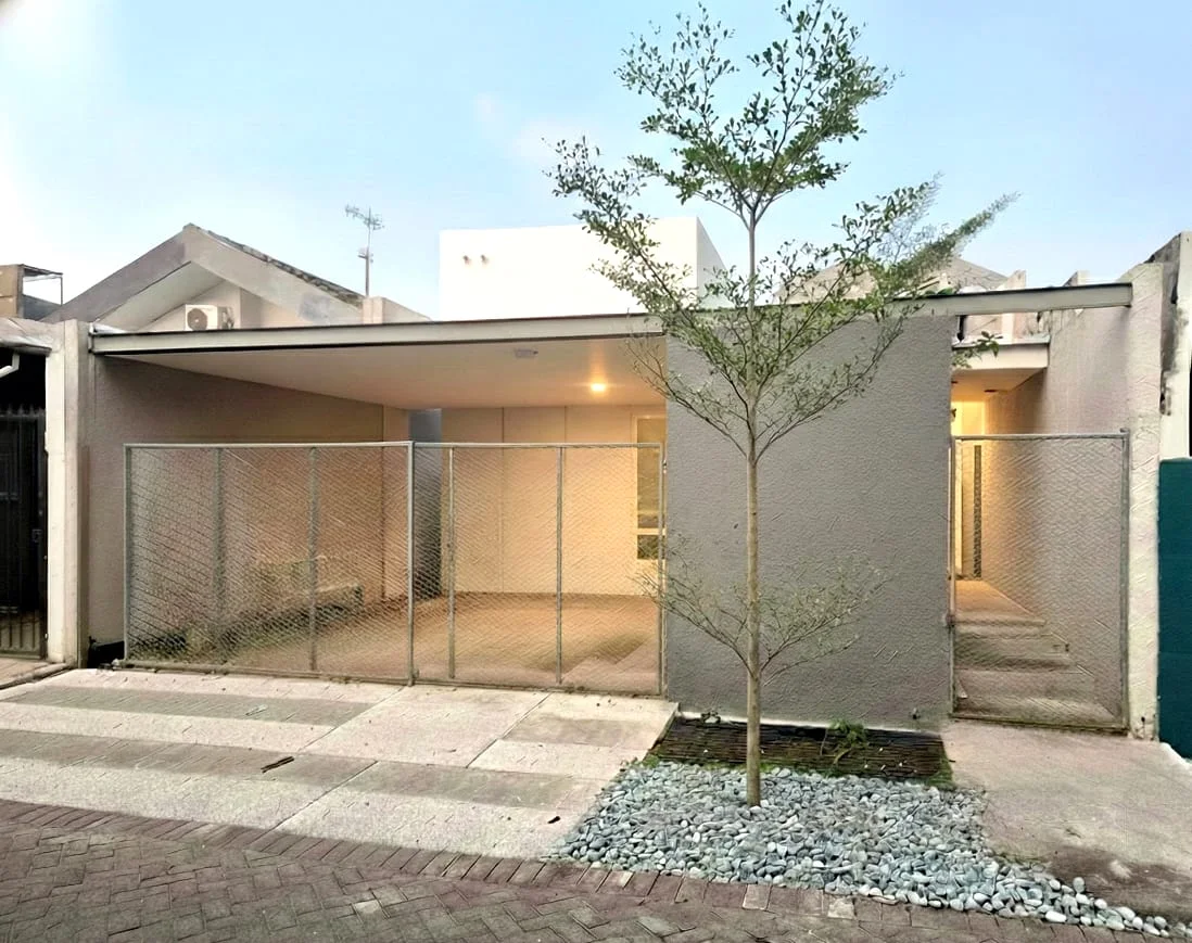 Dijual rumah bagus minimalis Darmo Harapan Surabaya Barat - Thumbnail 2