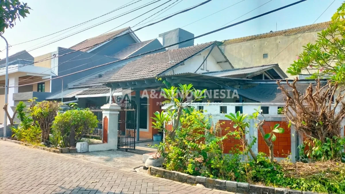 Dijual Rumah di Nginden Intan Surabaya Timur – Dilengkapi Toko, SHM, Harga Nego - Thumbnail 2