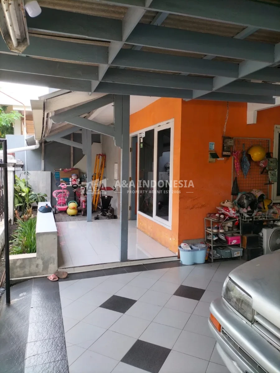 Dijual Rumah di Nginden Intan Surabaya Timur – Dilengkapi Toko, SHM, Harga Nego - Thumbnail 3