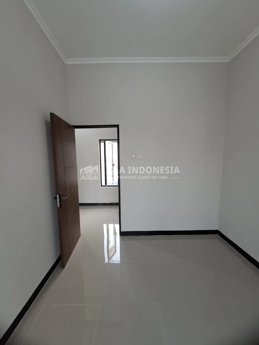 Disewakan Rumah 2 Lantai di Alana Regency Tambak Oso Surabaya Timur - Thumbnail 5