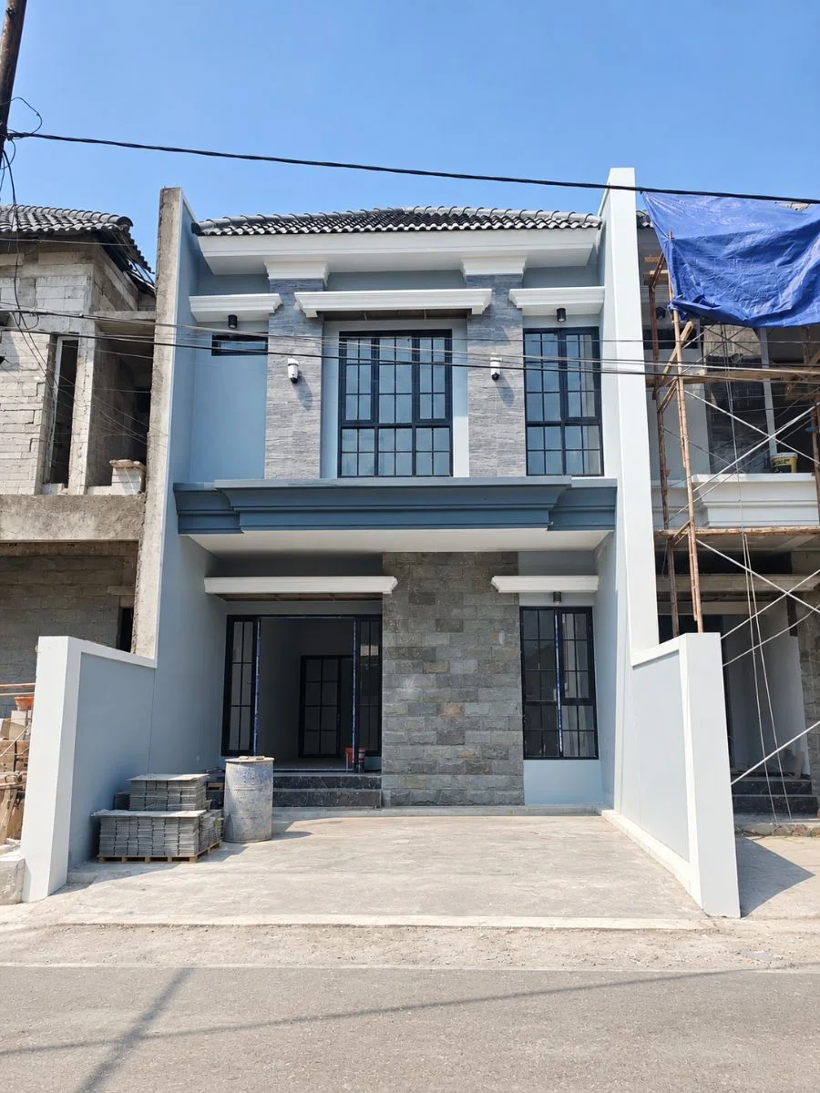 Dijual rumah baru 2lt daerah Darmo baru barat. Tersedia 2 unit, ready serah terima Okt 2026
