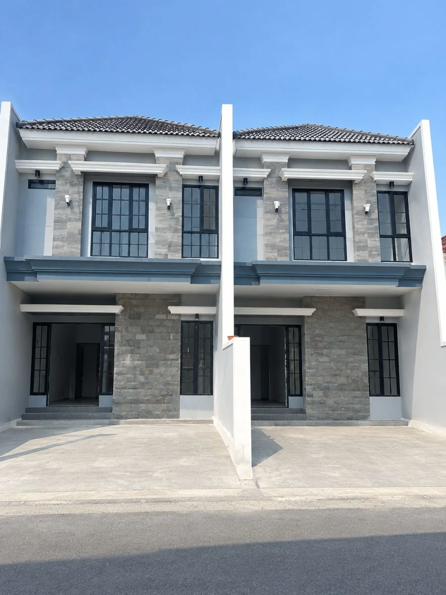 Dijual rumah baru 2lt daerah Darmo baru barat. Tersedia 2 unit, ready serah terima Okt 2026 - Thumbnail 2