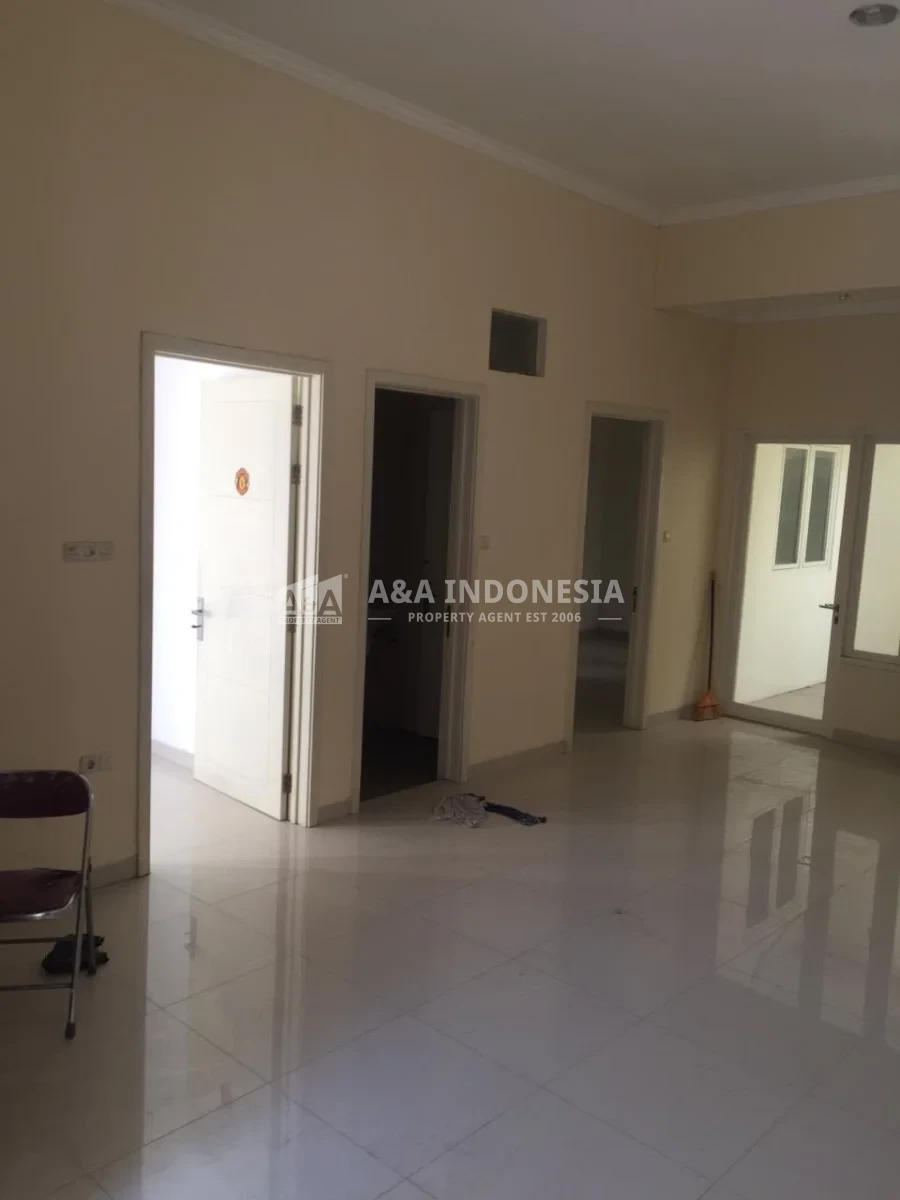 Disewakan Rumah Dharmahusada Mas Surabaya Timur– Lokasi Strategis dengan Akses Jalan Lebar - Thumbnail 4