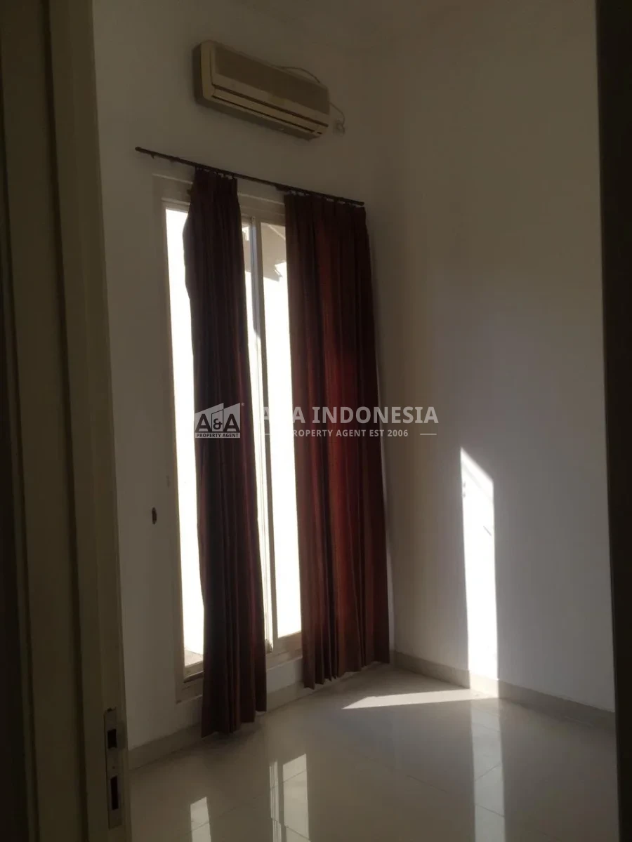Disewakan Rumah Dharmahusada Mas Surabaya Timur– Lokasi Strategis dengan Akses Jalan Lebar - Thumbnail 5