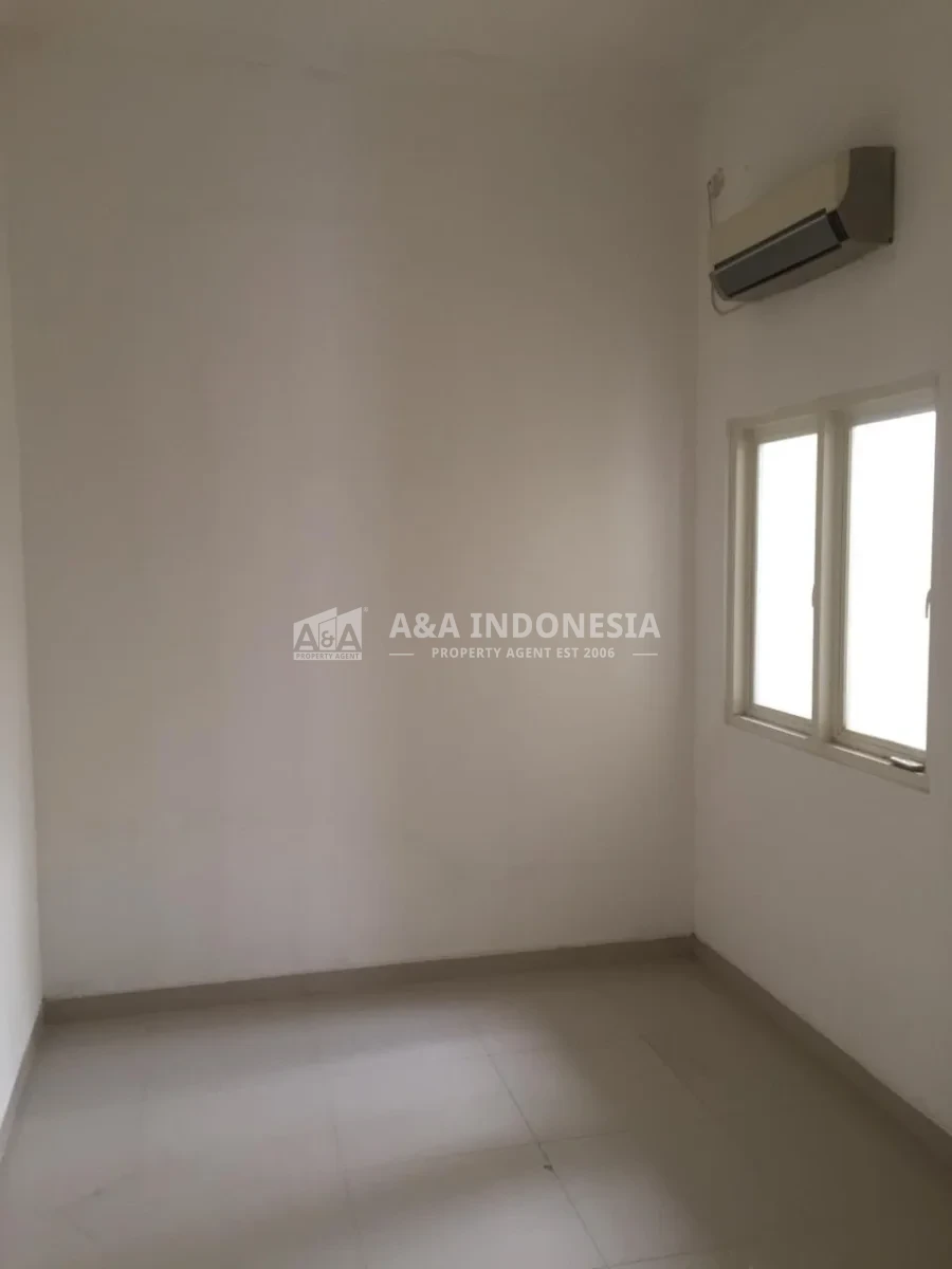 Disewakan Rumah Dharmahusada Mas Surabaya Timur– Lokasi Strategis dengan Akses Jalan Lebar - Thumbnail 6