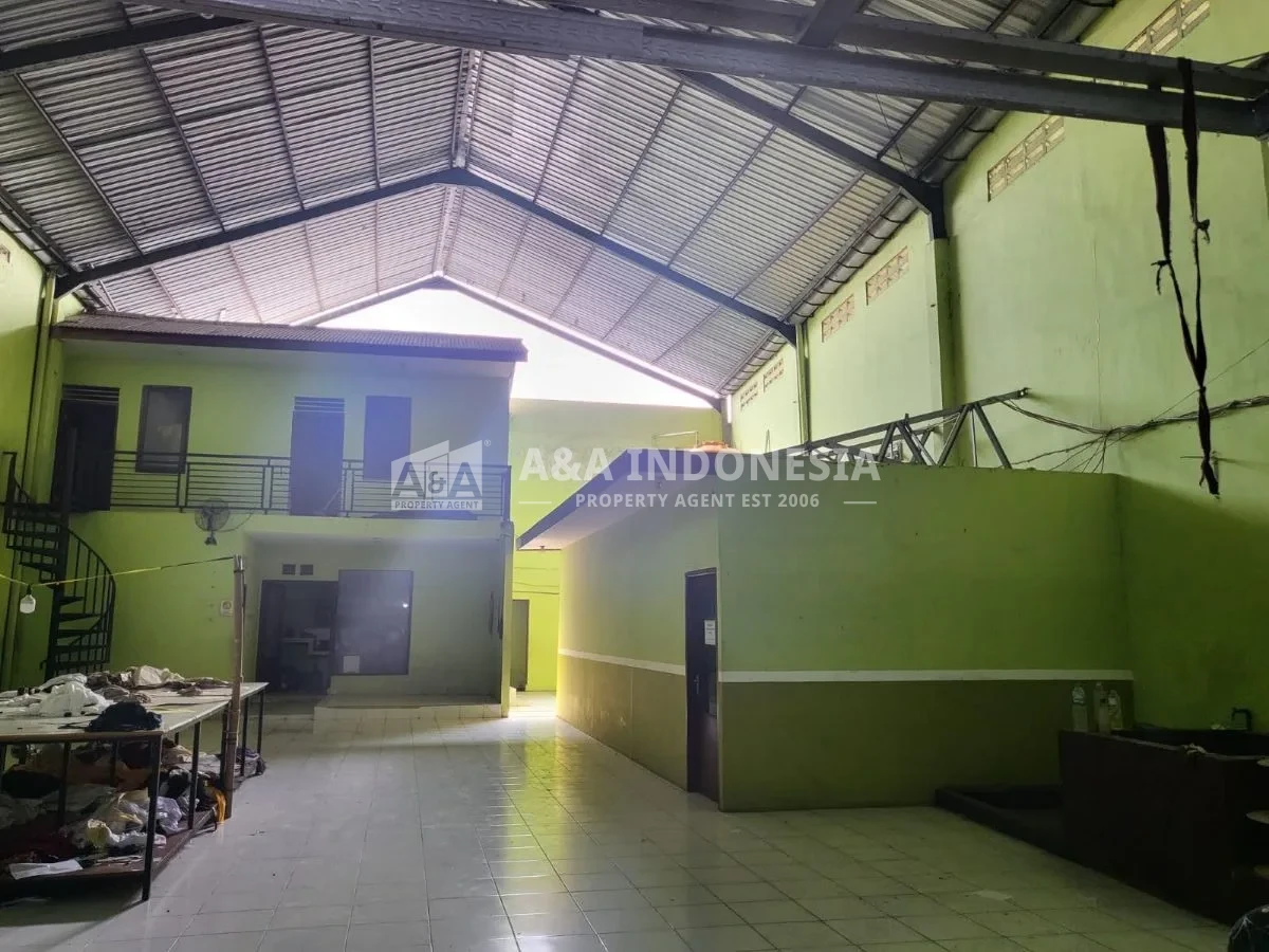Dijual atau disewakan gedung strategis di Raya Sukodono, Sidoarjo