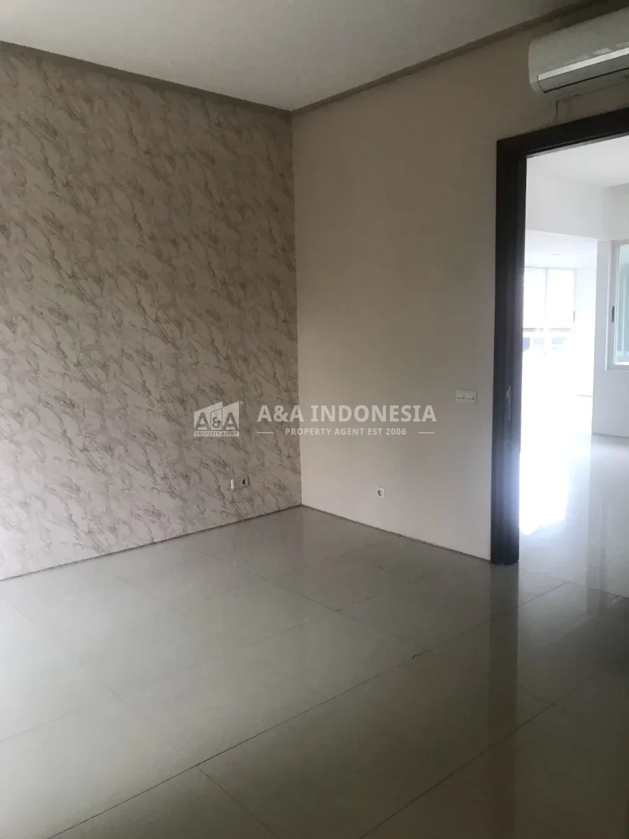 Dijual & Disewakan Rumah Mewah di Graha Natura Surabaya Barat - Thumbnail 3