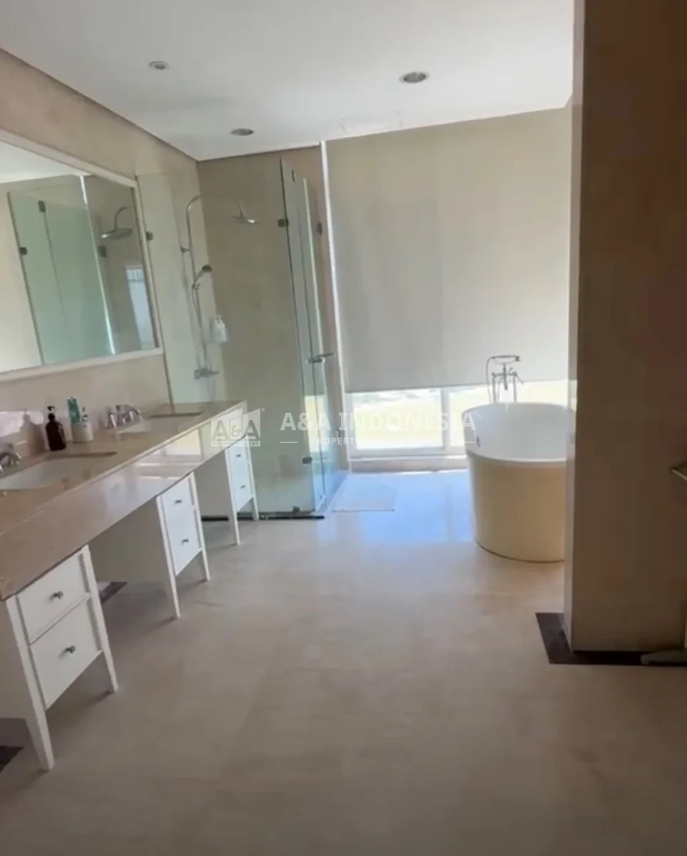 Disewakan Apartemen Private Lift View Golf Adhiwangsa Bukit Darmo Boulevard Surabaya Barat - Thumbnail 5