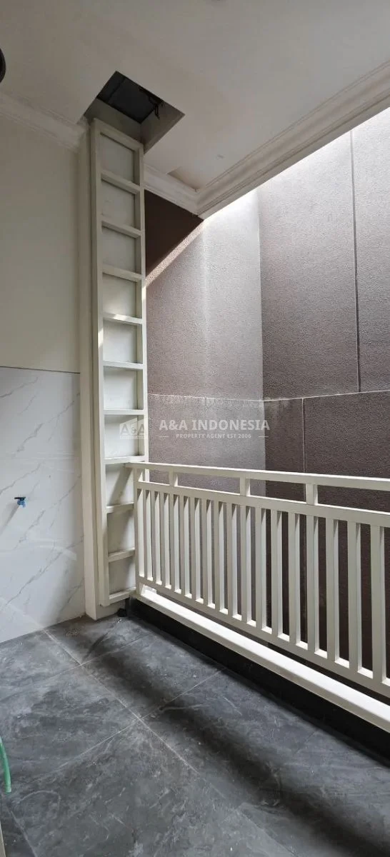 Dijual Rumah Mewah 2 Lantai Di Manukan Indah Surabaya Barat - Thumbnail 3
