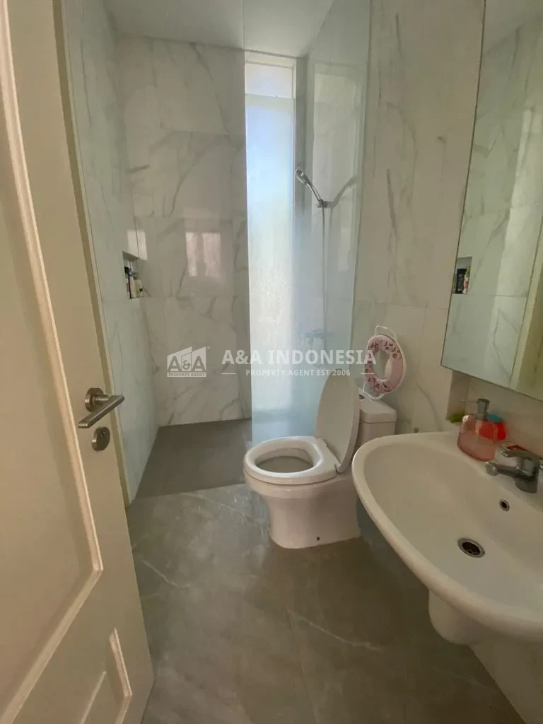 Dijual Rumah Mewah 2 Lantai di Grand Pakuwon Surabaya Barat - Thumbnail 8