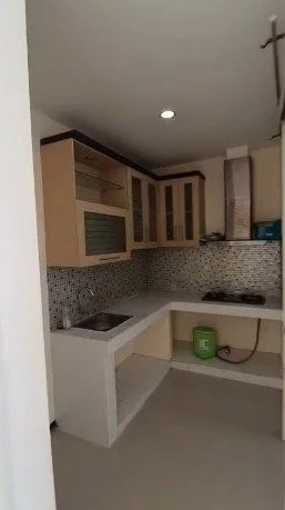 DISEWAKAN RUMAH FURNISH DI MAXWELL CITRALAND SURABAYA BARAT - Thumbnail 3