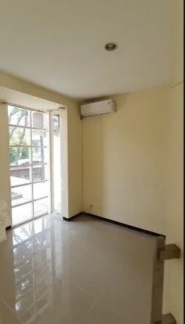 DISEWAKAN RUMAH FURNISH DI MAXWELL CITRALAND SURABAYA BARAT - Thumbnail 5