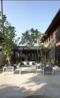 Dijual Rumah Bagus 2 Lantai Lokasi Di Kerobokan Kuta Utara Bali - Thumbnail 2