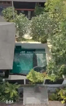 Dijual Rumah Bagus 2 Lantai Lokasi Di Kerobokan Kuta Utara Bali - Thumbnail 6