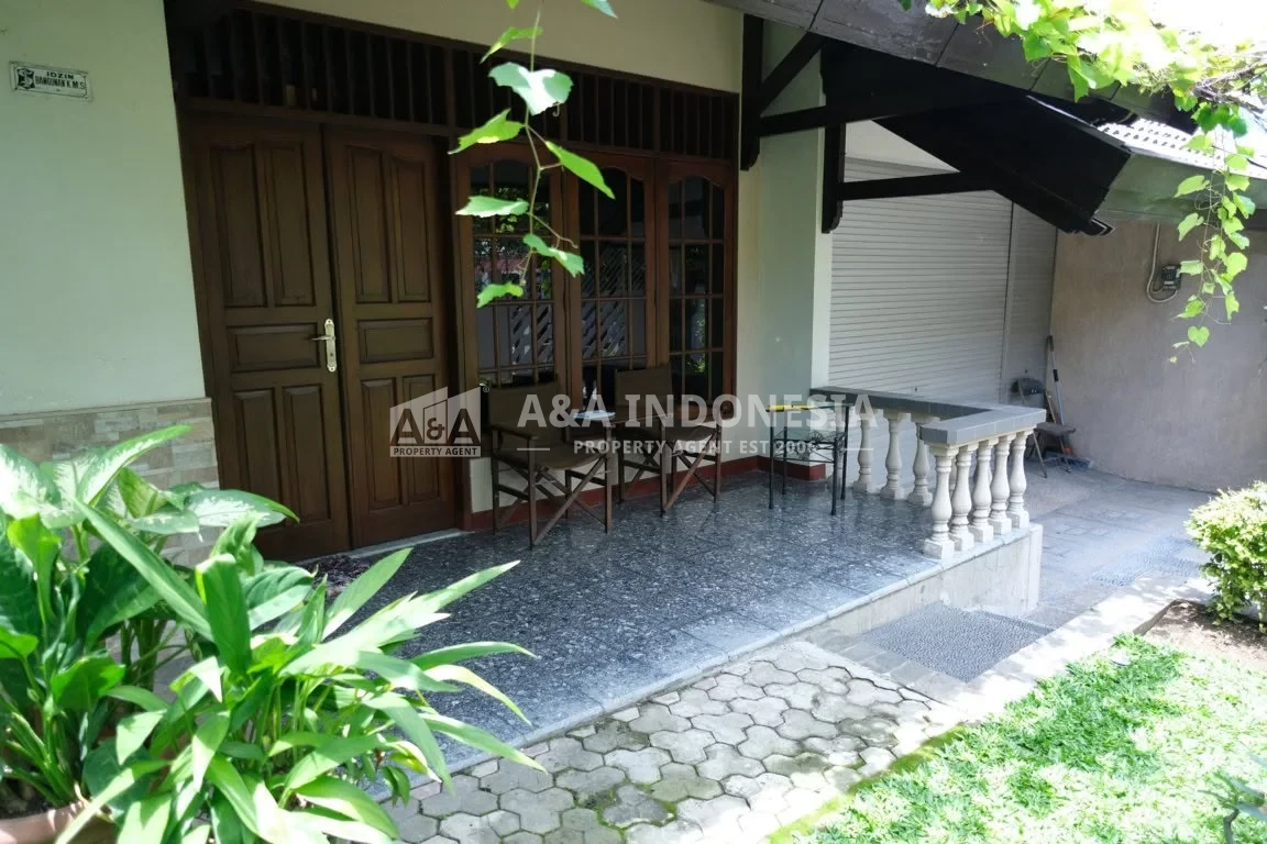 Jual Rumah Mewah 2 Lantai Dukuh Kupang Lokasi Strategis Surabaya Barat - Thumbnail 2