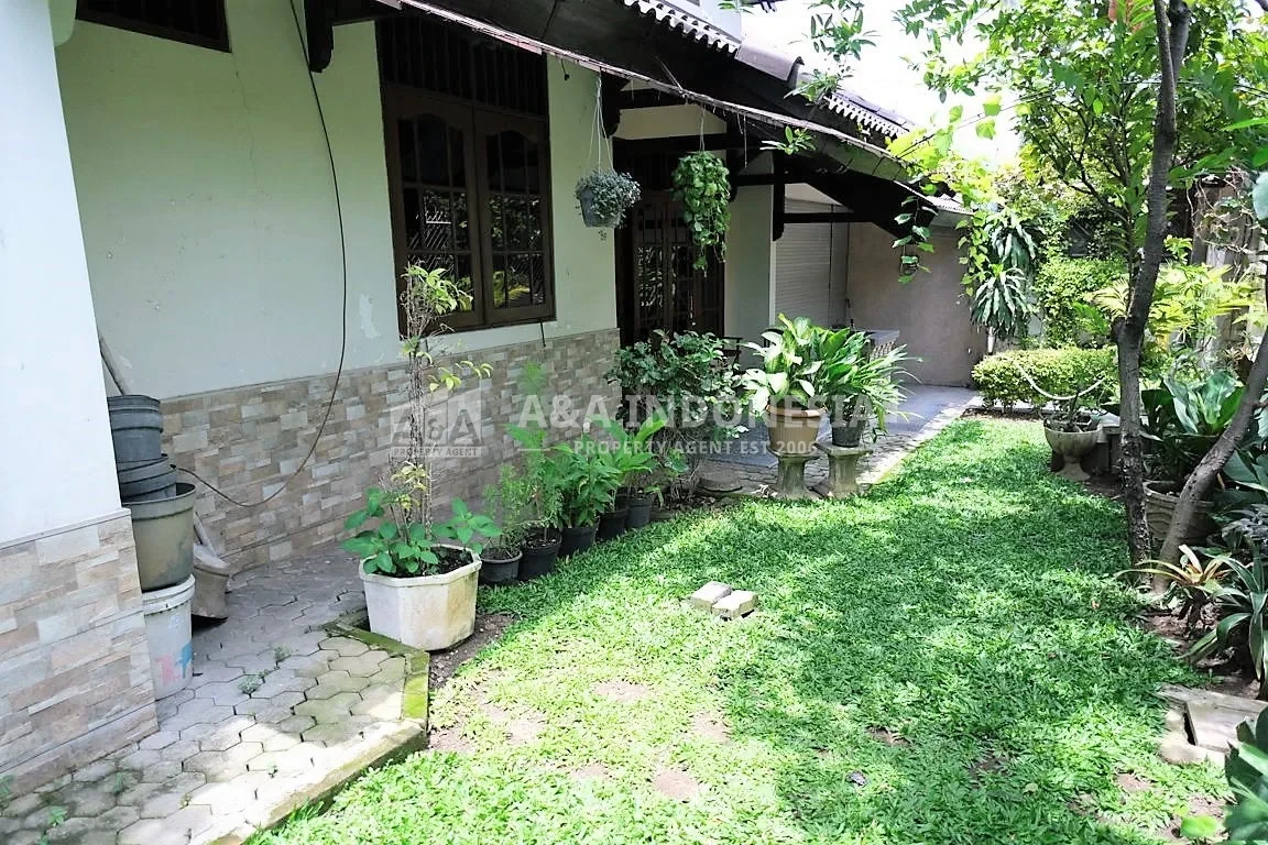 Jual Rumah Mewah 2 Lantai Dukuh Kupang Lokasi Strategis Surabaya Barat - Thumbnail 6