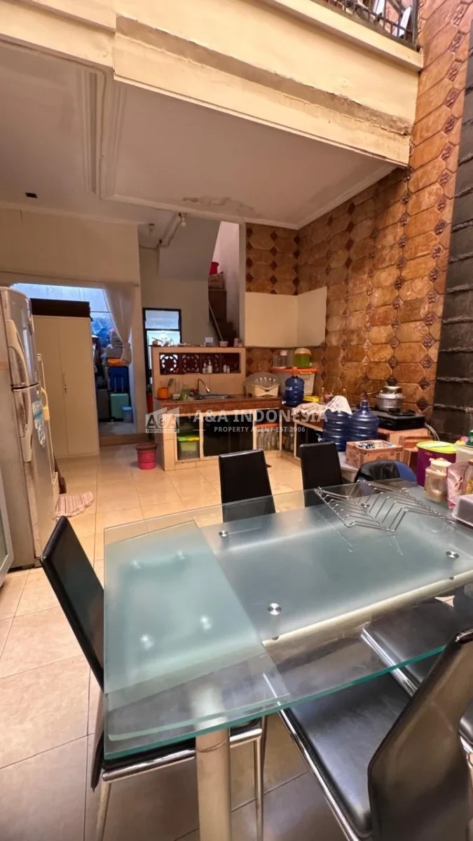 Dijual Rumah Central Park A Yani Regency Surabaya, 5 Kamar Tidur dan Water Heater di Setiap Kamar Mandi - Thumbnail 2