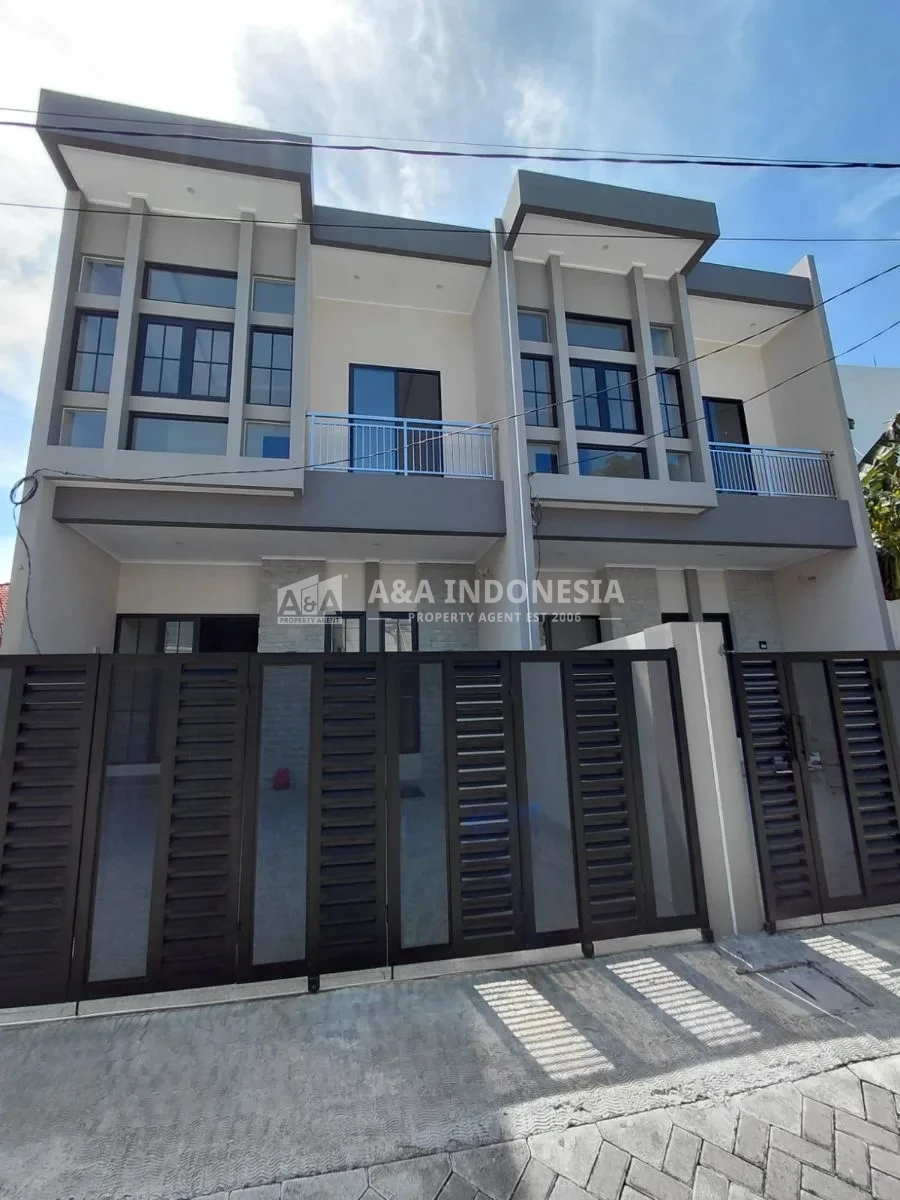 Jual Rumah Baru Gress 2 Lantai Klampis Anom Lokasi Strategis Aurabaya