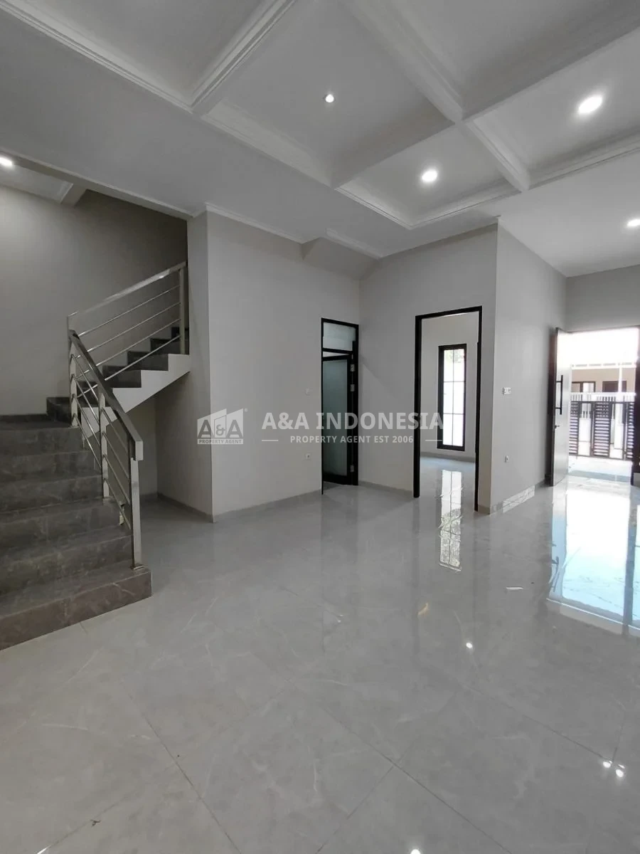 Jual Rumah Baru Gress 2 Lantai Klampis Anom Lokasi Strategis Aurabaya - Thumbnail 8