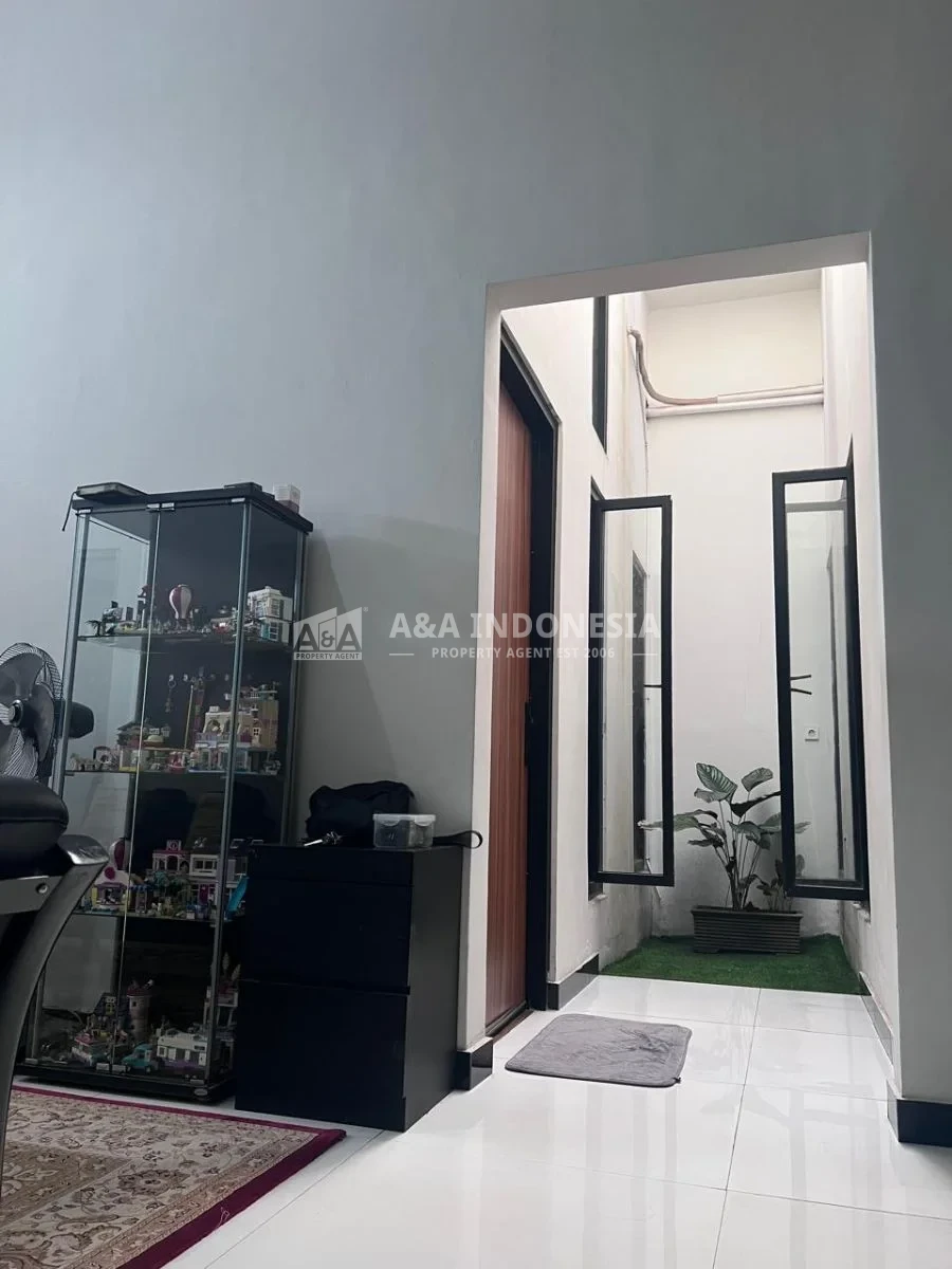 Jual Rumah Mewah 1 Lantai Rungkut Mejoyo Utara Lokasi Strategis Surabaya Timur - Thumbnail 2
