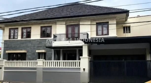 Dijual Rumah Mewah Siap Huni Lokasi Strategis Nginden Surabaya Timur