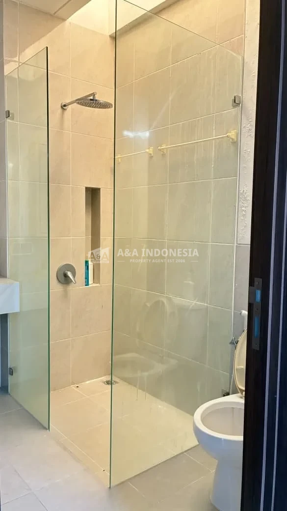 Dijual Rumah Bagus Dan Nyaman Lokasi Di Graha Natura Surabaya Barat - Thumbnail 6