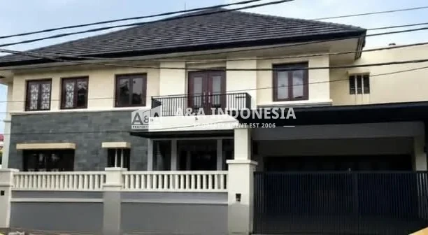 Dijual Rumah Mewah Lokasi Strategis dan Siap Huni Nginden Intan Surabaya Timur