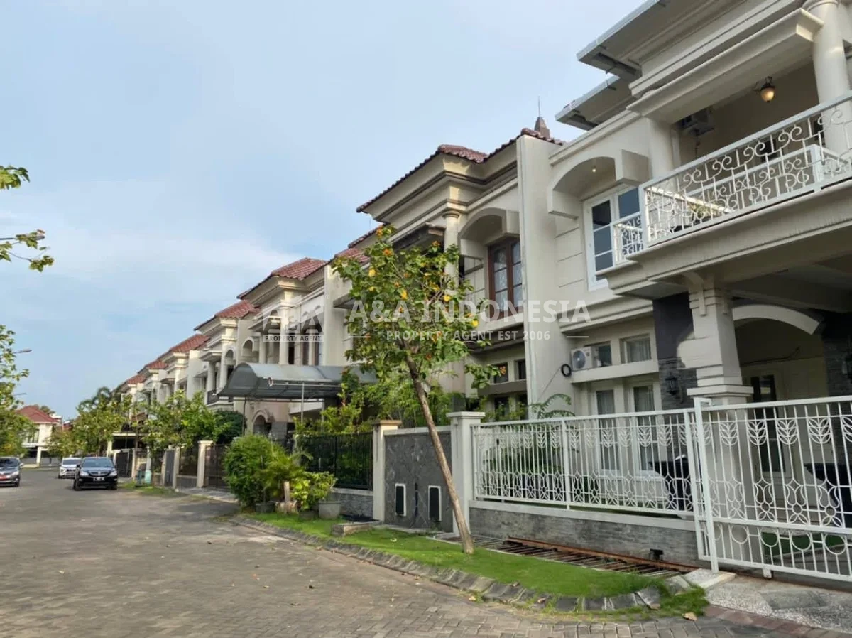 Disewakan Rumah 2 Lantai Furnished di Central Park Ahmad Yani Surabaya Selatan - Thumbnail 2
