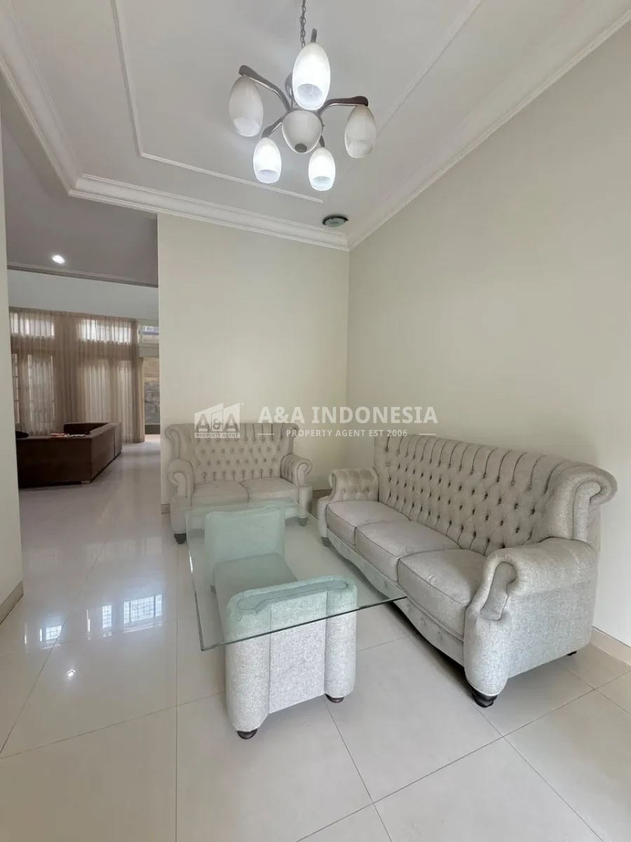 Disewakan Rumah 2 Lantai Furnished di Central Park Ahmad Yani Surabaya Selatan - Thumbnail 6