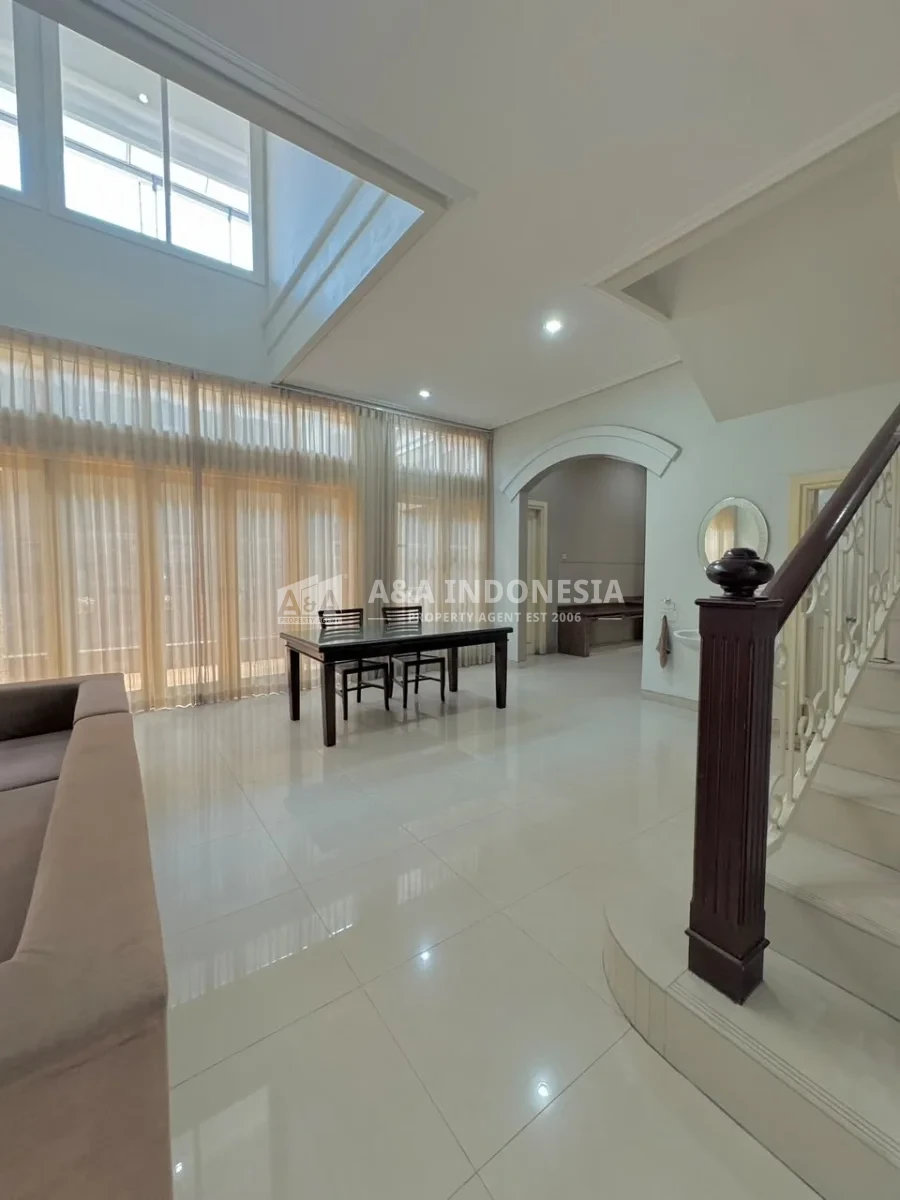Disewakan Rumah 2 Lantai Furnished di Central Park Ahmad Yani Surabaya Selatan - Thumbnail 7