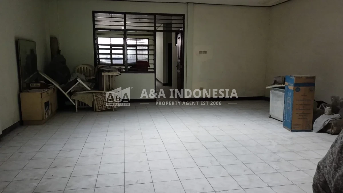 Disewakan Ruko 3 Lantai di Kedungsari Surabaya Pusat - Cocok untuk Bank dan Kantor - Thumbnail 5
