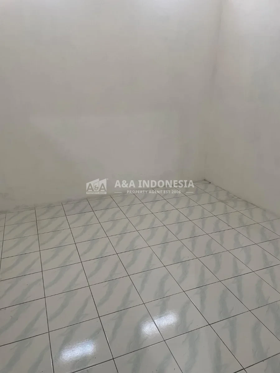 Disewakan Rumah 2 Lantai di Lebak Indah Regency Surabaya Timur - Thumbnail 2