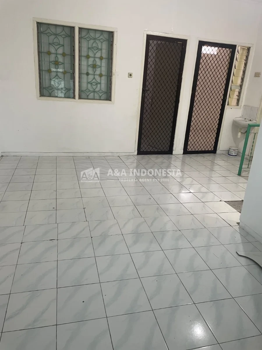 Disewakan Rumah 2 Lantai di Lebak Indah Regency Surabaya Timur - Thumbnail 6