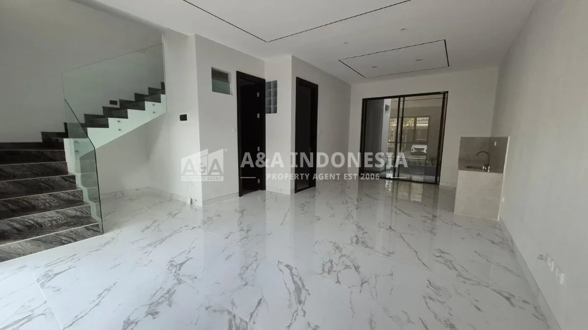 Dijual rumah minimalis modern di kawasan hunian Taman Puspa Raya Citraland surabaya barat - Thumbnail 3