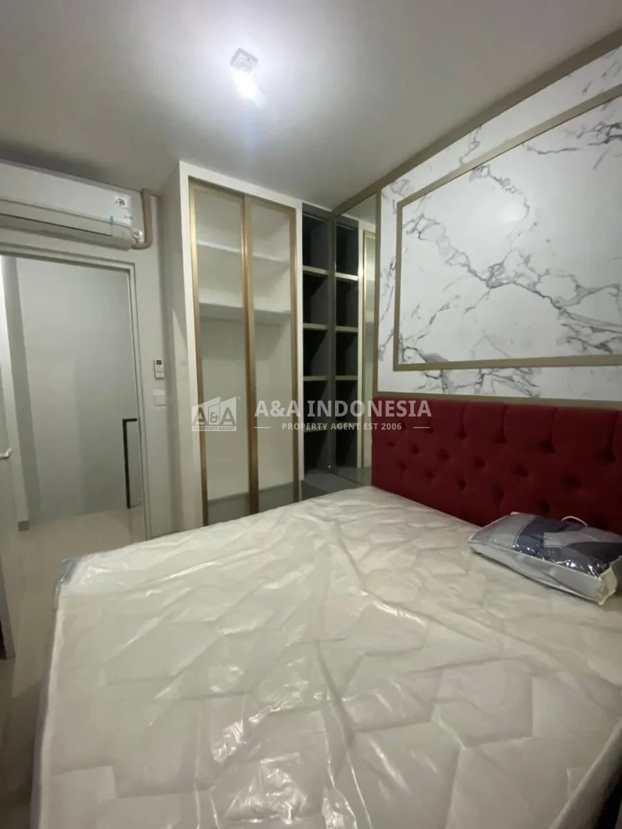 Disewakan Rumah 2 Lantai Full Furnish di Mansion Nine Surabaya Barat - Thumbnail 4